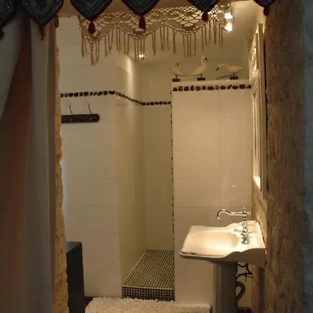 Nocleg ze śniadaniem Chateau De 3*