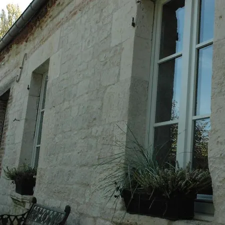 Nocleg ze śniadaniem Chateau De Clermont-les-Fermes
