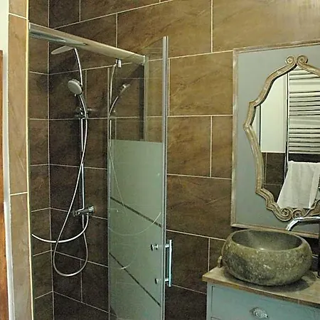 Chateau De Nocleg ze śniadaniem 3*