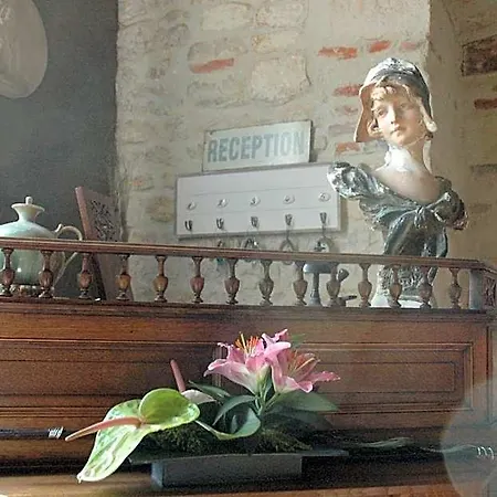Chateau De Nocleg ze śniadaniem