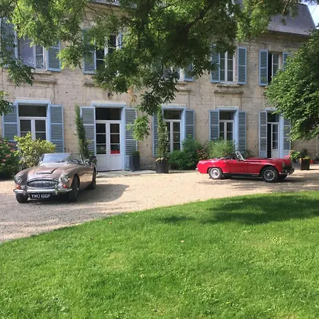 Chateau De Bed & Breakfast Clermont-les-Fermes