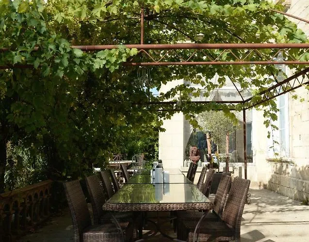 Bed & Breakfast Chateau De 3*